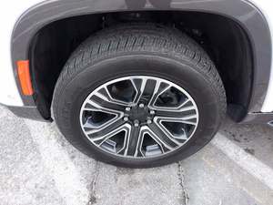 Jeep Wagoneer Série III 4x4 2022 / Disponible à la vente avec faible kilométrage, moteur essence, véhicule d'occasion en excellent état et sans accident, conduite à gauche - Product Image 6