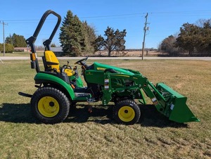 Vendeur vérifié - Tracteur de jardin d'occasion 25 CV 4x4 à transmission par engrenages, tracteur multifonctionnel à roues - Product Image 5