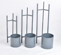 Jardinière élégante en fer gris doré brillant, légère, durable et écologique pour la maison et le jardin |   Pot de fleurs de style farmhouse pour l'intérieur et l'extérieur