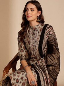 <b>women</b> ethnic Grey silk Motifs Printed Thread Work Kurta with <b>Trousers</b> & Dupatta indian pakistan salwar kameez - Product Image 2