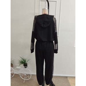 Conjunto de Dos Piezas para Mujer, Blusa de Manga Larga con Capucha y Detalle de Encaje, Viscosa de Dos Hilos, y Pantalones, 37353 - Negro - Product Image 5
