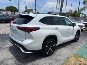 Oferta Especial 2022: Highlander XSE AWD XSE 4 Puertas SUV - Product Image 5
