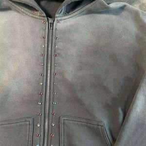 Sudadera Corta Cuadrada con Lavado Ácido y Logotipo Personalizado para Hombre, Estilo Urbano Desteñido, Sudadera de Invierno de Corte Regular - Product Image 4