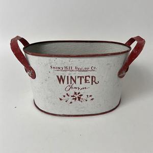 Sembradora de metal con trineo dorado creada para iluminar la decoración de invierno con flores de pino y arreglos verdes de temporada para exteriores - Product Image 5