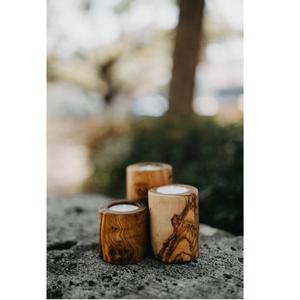 Portavelas de Madera Ecológico y Sostenible para Accesorios del Hogar, Decoración Boho, Interiores Rústicos y Tiendas de Estilo de Vida, Disponible para la Venta - Product Image 1