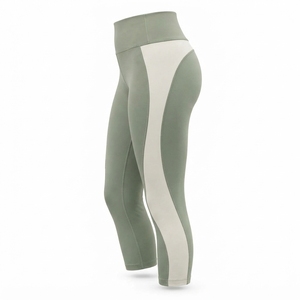 Athletic Fit Breathable Structure Quick Dry Properties Women <b>Capri</b> <b>Legging</b> Made With Lightweight Stretch Fabric Comfortable - Product Image 4