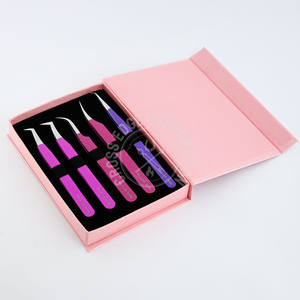 Pinzas de Extensión de Pestañas Rusas de Alta Calidad con Punta de Fibra, Curvatura 90 y 45 Grados, Micro Agarre Clásico - Product Image 1