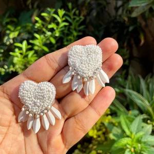 Boucles d'oreilles en perles faites à la main, designs et styles personnalisés, boucles d'oreilles multi-perles pour femmes, bijoux de fête festifs au meilleur prix, boucles d'oreilles en perles - Product Image 4