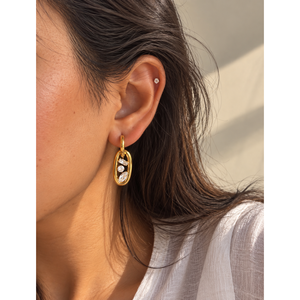Pendientes de Aro con Cristales en Forma de Gota y Diseño de Eslabones Ovalados - Product Image 4