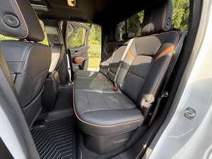 G-M-CC C-a-n-y-o-n A T 4 2024, boîte de vitesses automatique, titre propre, sans accident, faible kilométrage, prêt pour l'expédition - Product Image 6