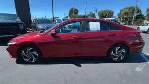 2024 Hyunda ELANTRA SEL - Product Image 3