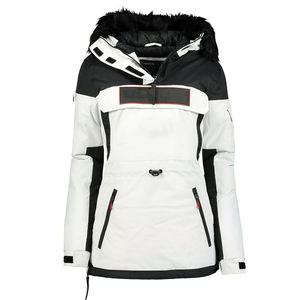 Abrigo Largo Impermeable con Capucha para Mujer, con Cierre de Cremallera, Acolchado Térmico, Cortavientos y Colores y Diseños Personalizables - Product Image 5