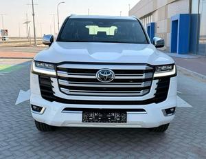 Toyota Land Cruiser SUV 2026 Blanc GCC Turbo V6 AWD Taille des pneus R20 Sièges en cuir Volant à gauche - Product Image 1