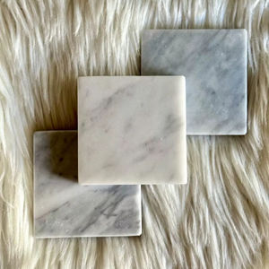 Ensemble de dessous-de-verre en marbre Carrara blanc carré, dessous-de-verre en pierre naturelle pour boissons - Product Image 1