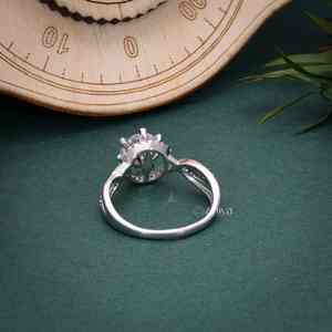 Bague de fiançailles unisexe en or blanc 14 carats de créateur élégante coupe ronde diamant étincelant Halo Accents bagues de pierres précieuses de mode pour - Product Image 3