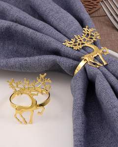 Ensemble d'anneaux de serviette en métal doré faits à la main, modernes, élégants et durables pour les mariages, les fêtes et la décoration de table à manger - Product Image 4