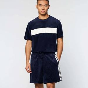 กางเกงขาสั้นผ้ากำมะหยี่ของผู้ชายคุณภาพสูง-นุ่มสบายและเหมาะสำหรับชุดลำลองและสไตล์ที่ผ่อนคลาย - Product Image 1