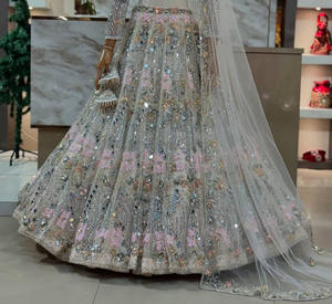 นักออกแบบชาวอินเดียเสื้อผ้าสำหรับผู้หญิงเครื่องแต่งกายสำหรับงานแต่งงานที่มีคุณภาพดีที่สุดชุดกระจกปักเลื่อมลายงาน lehenga choli - Product Image 4