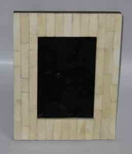 Elegante marco de fotos hecho a mano con incrustaciones de nácar para mesa de exhibición o pared con opción de pedido a granel - Product Image 5