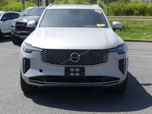 Volvo XC90 B6 Plus Bright Theme 7 places d'occasion en excellent état, modèle 2025 - Product Image 4
