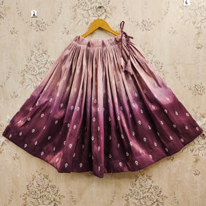 Conjunto de Lehenga Choli de Poliéster para Niños de Shoryam Fashion |   Conjunto de Falda, Top y Dupatta Estampados en Morado Listos para Usar |   Fiesta del Festival Indio - Product Image 6