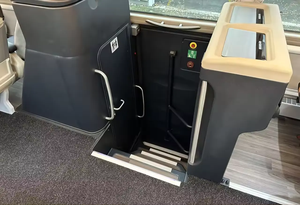 Autobús de 45 plazas con motor diésel 2024 ofrece un diseño premium para el transporte de pasajeros a larga distancia. Construido con comodidad - Product Image 3