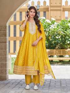Collection en gros de Salwar Kameez en soie romaine pour tenue de soirée avec bas Kurti et Dupatta à prix réduit - Product Image 4