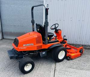 Presse à balles ronde Kubota F3680 à haute productivité avec moteur, boîte de vitesses, capacité de 80 à 120 balles/h - Product Image 5