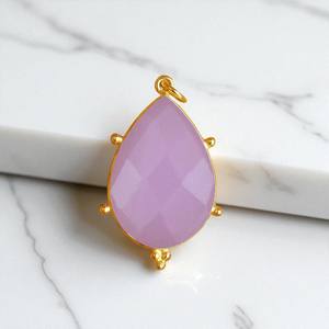 Pera facetada Rosa Calcedonia piedra preciosa encanto colgante-diseñador moda colgante joyería-925 Plata encantos para venta al por mayor - Product Image 1