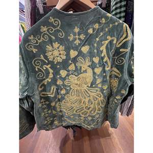 Chaqueta Metálica de Terciopelo Verde Salvia, Reversible, Acolchada, de Piel de Oveja, con Logotipo Personalizado, Estilo Bohemio Floral, para Primavera y Otoño - Product Image 1