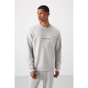 ชุดวอร์มลำลองพิมพ์ลายสำหรับผู้ชาย รุ่น 85253 ผ้าฝ้ายเนื้อหนานุ่ม สีสโตน - Product Image 4