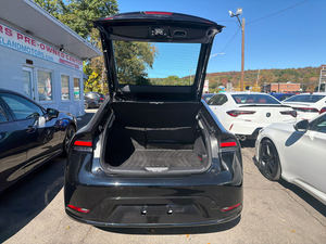 2023 USADO To-yo-ta Pri_us XLE AWD - Product Image 5