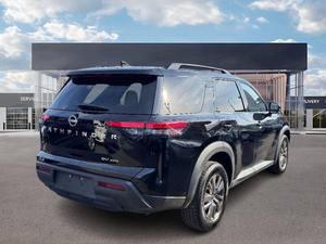 Nissan Pathfinder SV 2022, construido según estándares satisfactorios - Product Image 4