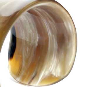 Bracelets en corne de buffle naturelle de haute qualité, écologiques, à tons neutres, larges, polis, bracelets en corne pour femmes, style bohème moderne, durables - Product Image 4