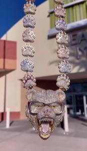 Collier pendentif Gorille glacé CONCEPTION |   Pendentif Hip Hop en Moissanite, Chaîne en Argent Personnalisée Plaqué Or 18K, Certifié GRA, Idéal pour les Fêtes - Product Image 3