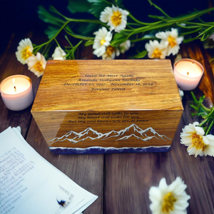 Urne funéraire en bois faite à la main Montagne et citation commémorative Personnaliser Message Adulte Cendres Urne en bois - Product Image 2