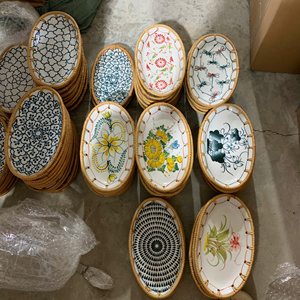 Accessoires de service traiteur, tendance du moment, motif floral, plaque en rotin incrustée de nacre, assiettes de présentation pour la décoration de table - Product Image 5