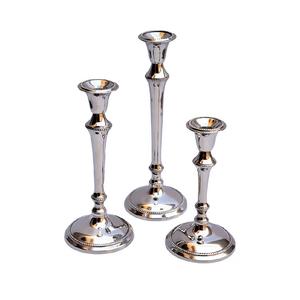 Candelabro de Metal de diseño único, soporte de vela de luz T de Metal con acabado mate en polvo a la venta - Product Image 4