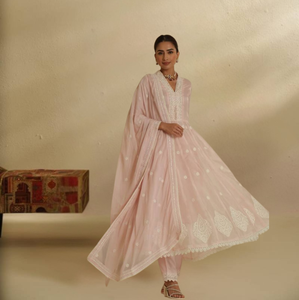 การสร้างนีโอทีเอต้าสำหรับผู้หญิงคอลเลคชั่นด้านล่าง kurti แบบลำลองสวมใส่แบบชนเผ่าสำหรับทุกวัน - Product Image 1