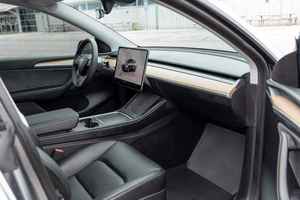 Valor excepcional 2024 T e s l a Mo del Y AWD de largo alcance de doble motor AWD, rango de 310 millas - Product Image 4