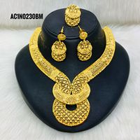Set Kalung Rantai Kotak Bunga Pendek untuk Wanita, Lapisan Emas Kuningan, Perhiasan Pesta & Pernikahan