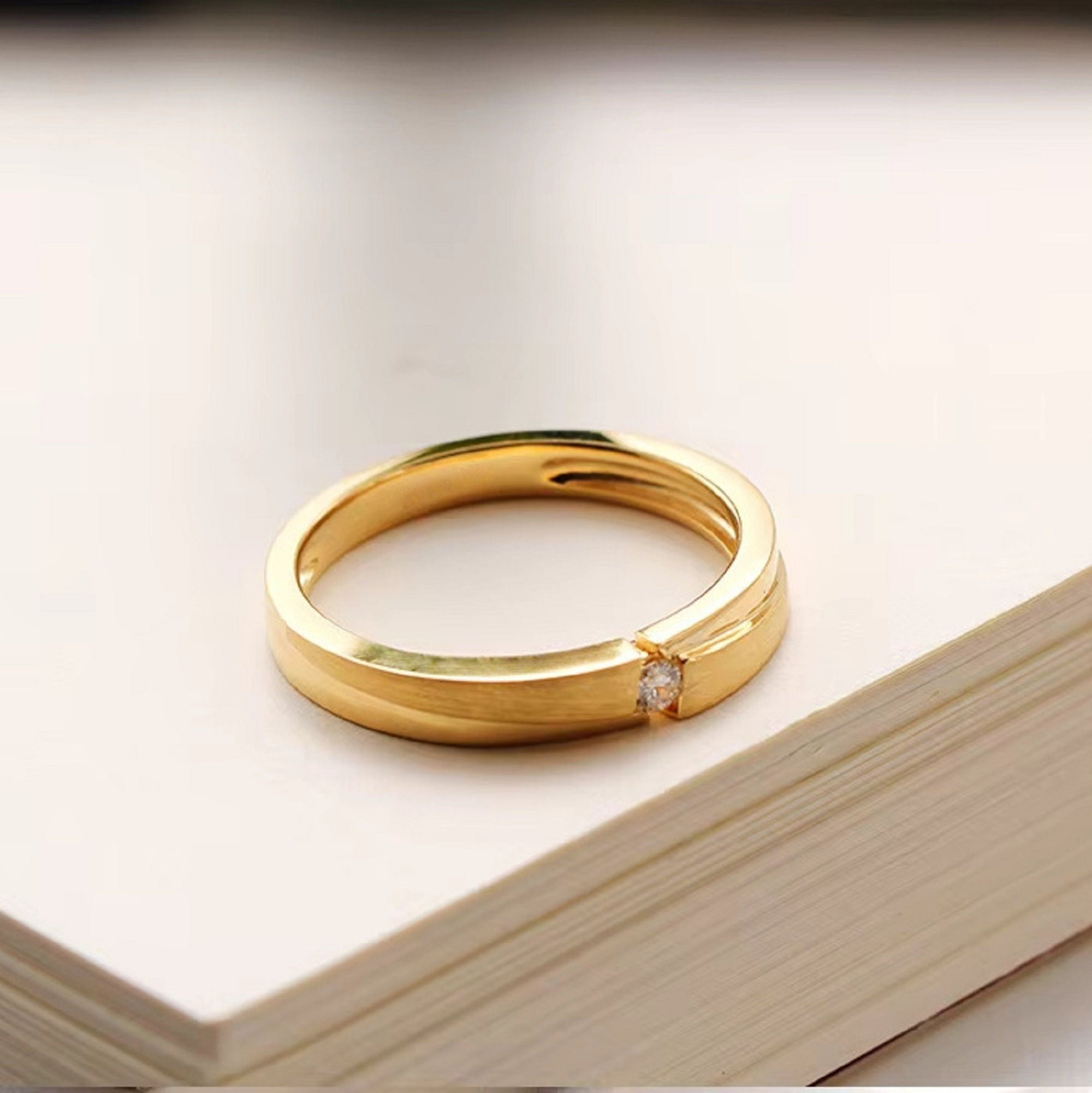 สีเหลืองทอง