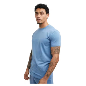 T-shirt à col rond de qualité supérieure pour hommes avec tissu extensible léger, couleurs résistantes à la décoloration et coupe moderne pour un style et un confort toute la journée - Product Image 1