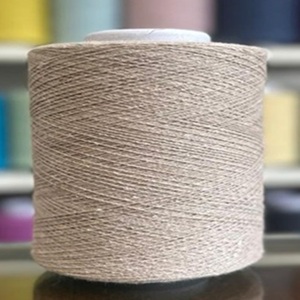 Fil de coton entièrement cardé en coton recyclé 100% OE de haute qualité pour le tissage de motifs bruts - Product Image 1