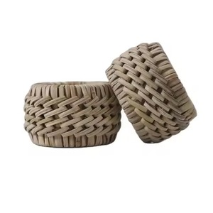 Décoration de ronds de serviette en résine de luxe faits à la main pour les fêtes de mariage et la cuisine - Product Image 5