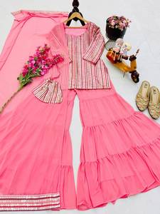 Tenue de mariage indienne, lourde, de créateur, en faux georgette, avec broderie de sequins et palazzo assorti, et dupatta brodé de sequins. - Product Image 5