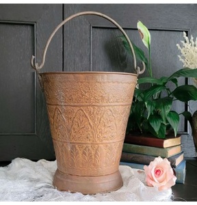 Seau à charbon en cuivre élégant avec poignée suspendue Parfait pour le jardinage intérieur extérieur et l'accessoire de foyer Durable et élégant - Product Image 3