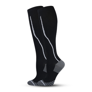 Vente chaude de chaussettes de football professionnelles durables anti-dérapant haut respirant demandé confortable dernière conception chaussettes de sport pour hommes - Product Image 3