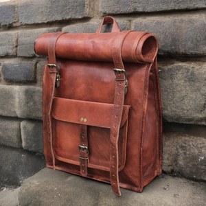 Mochila de cuero, mochila Vintage, bolsa enrollable, Weekender, portátil, viaje expandible, regalos grabados, 2017 - Product Image 1
