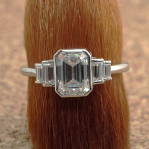 Exquisito anillo de diamante cultivado en laboratorio de lujo 10K oro corte esmeralda VVS2 IGI certificado joyería fina compromiso regalo de boda para mujeres - Product Image 1